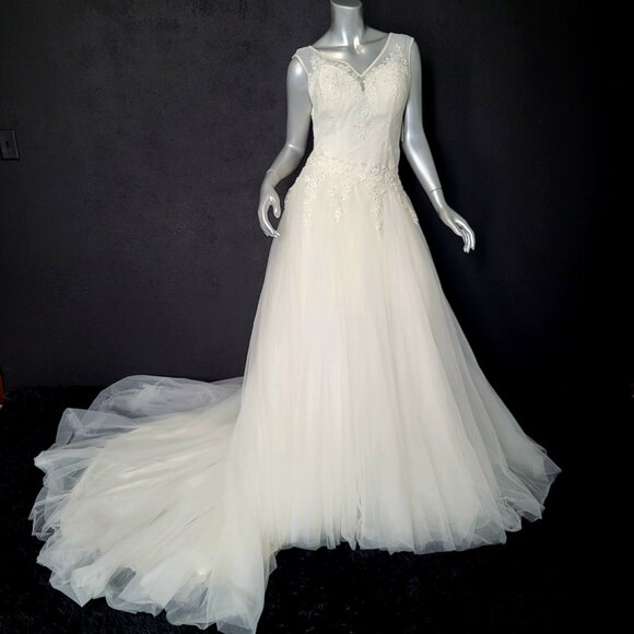 NWT~$1195~BONNY BRIDAL~8/10~TWO PIECE IVORY LACE WEDDING DRESS TRAIN SKIRT - Picture 7 of 16